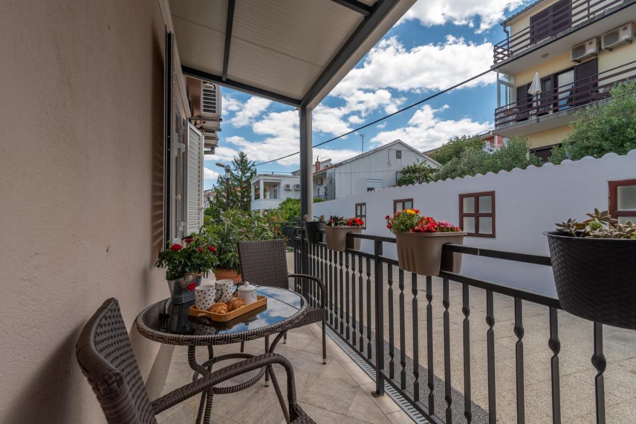 Apartments Orlic Трогир Экстерьер фото