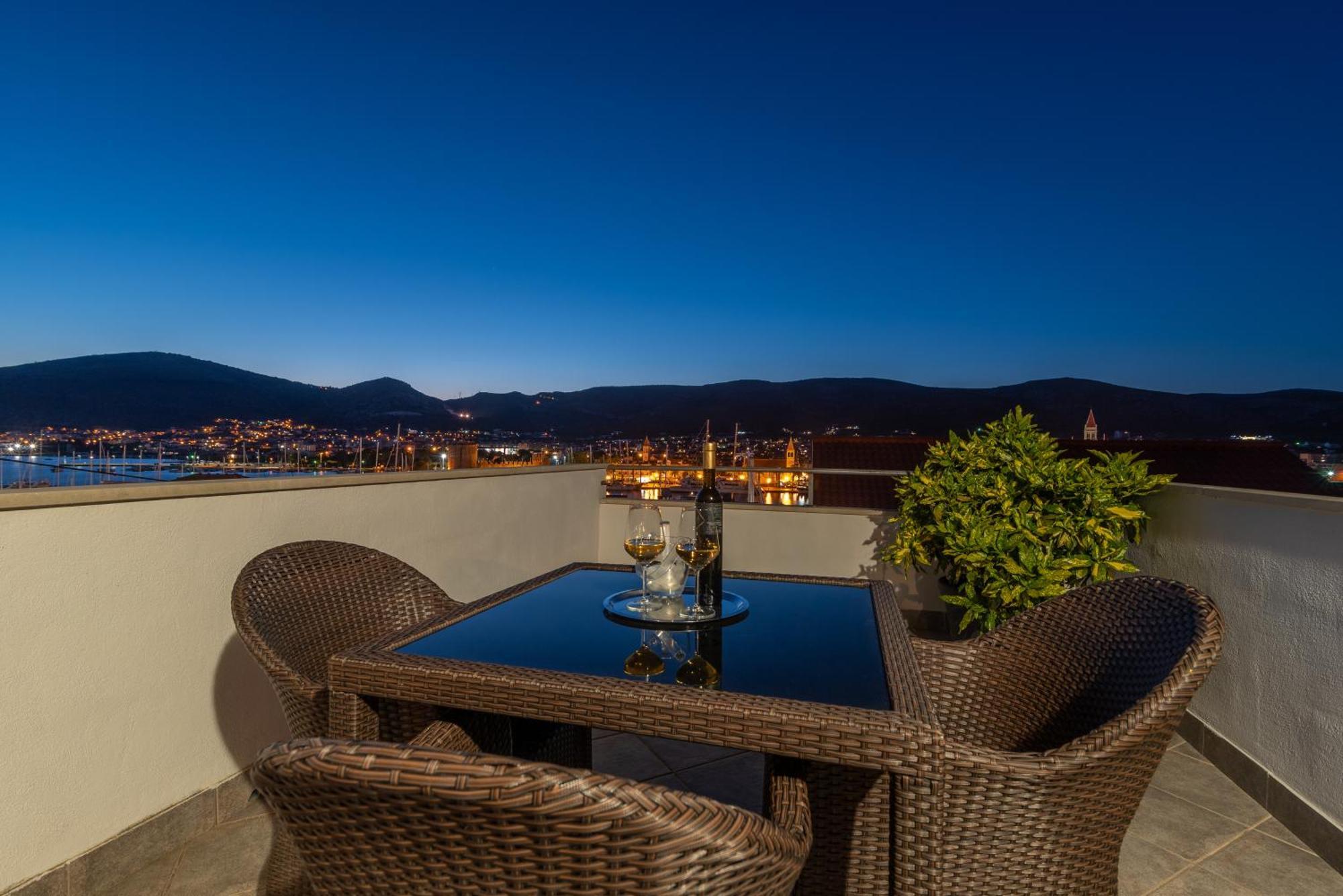 Apartments Orlic Трогир Экстерьер фото
